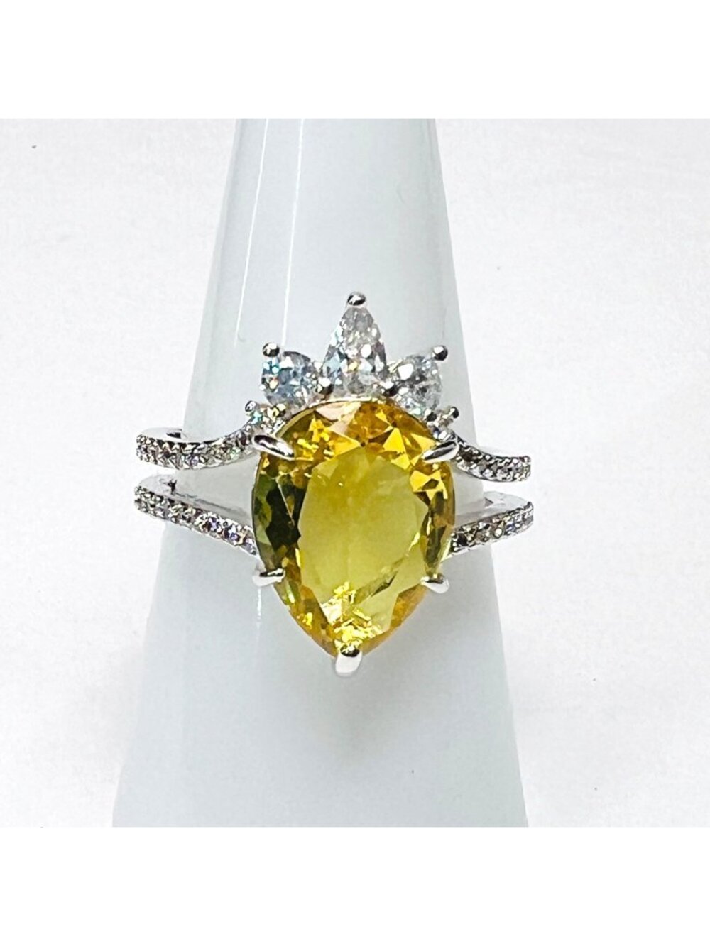 Ring Bomb Party Ring, NWOT, size 8, contemporary, fashion, statement